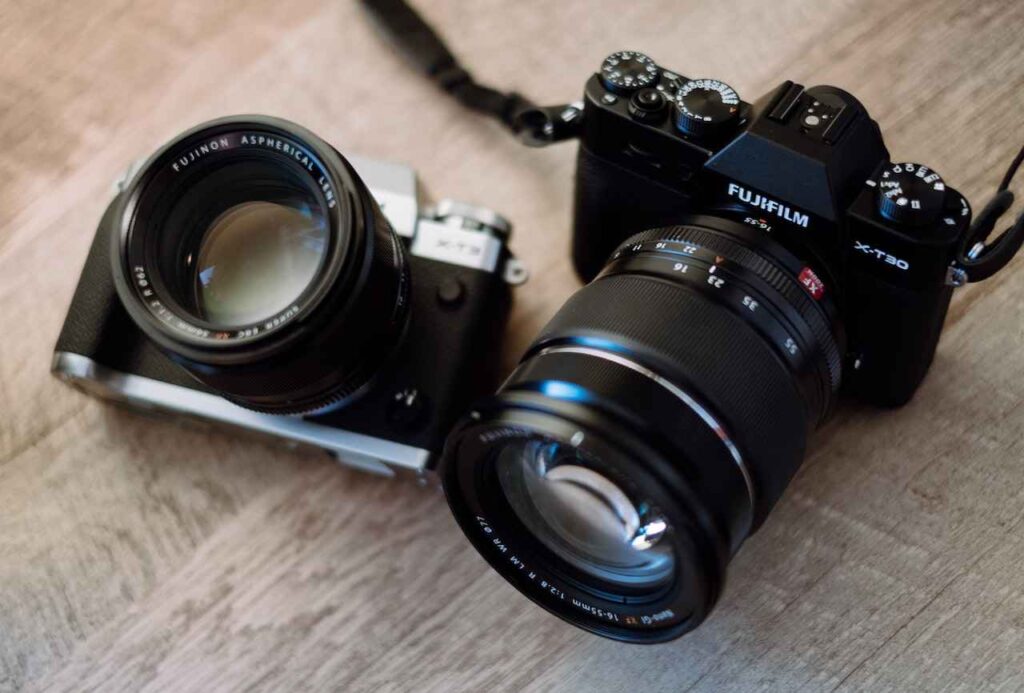 What is the difference between analog and digital cameras